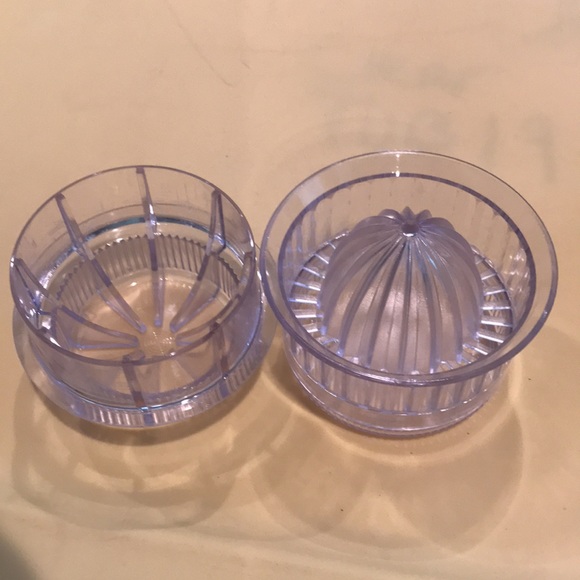 2 Vintage Lemon Squeezer’s - Picture 3 of 16